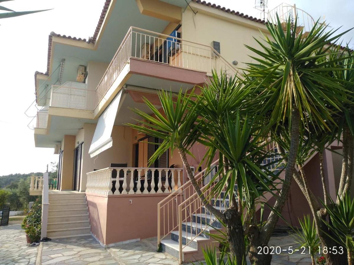 Horizon Blue Apartment Loutsa  Exterior photo